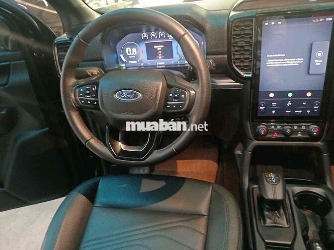 Ford Everest Titanium 2023 4x4 plus 2.0L
