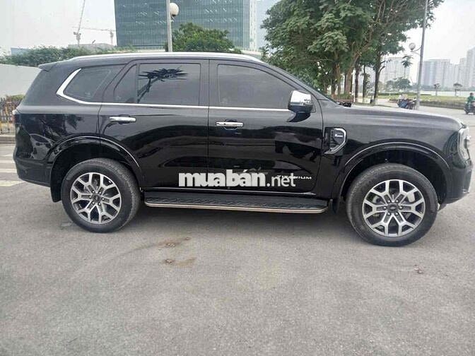 Ford Everest Titanium 2023 4x4 plus 2.0L