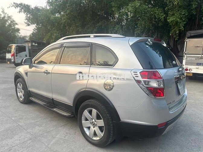 Chevrolet Captiva 2.4 MT LT Bạc