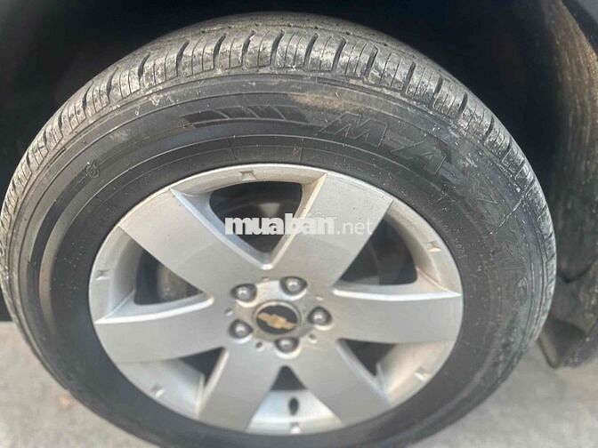 Chevrolet Captiva 2.4 MT LT Bạc