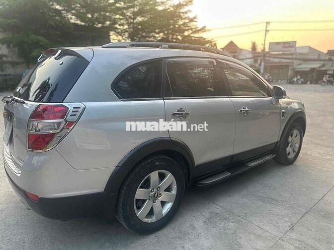 Chevrolet Captiva 2.4 MT LT Bạc