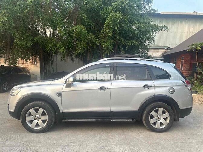 Chevrolet Captiva 2.4 MT LT Bạc