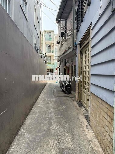 Nhà Huỳnh Văn Bánh – ngang 5.5m – sát MT – 2 tầng – ở/kinh doanh