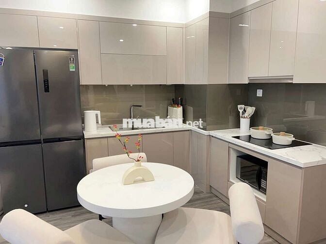 Giá 3,8 tỷ căn 2pn2vs 63m sẵn sổ tại vinhomes gia lâm hà nội