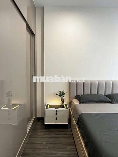 Giá 3,8 tỷ căn 2pn2vs 63m sẵn sổ tại vinhomes gia lâm hà nội