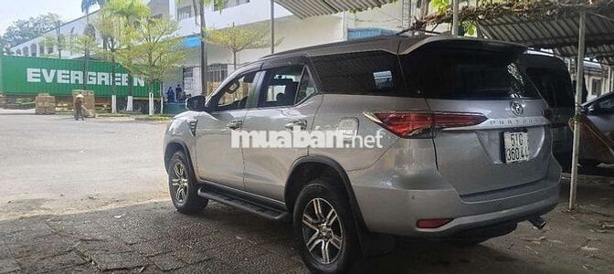 Toyota Fortuner 2017 máy dầu số sàn màu bạc