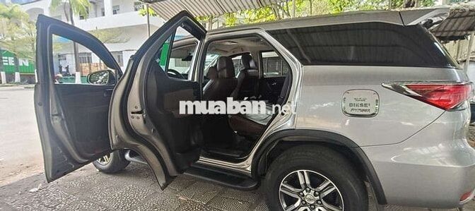Toyota Fortuner 2017 máy dầu số sàn màu bạc