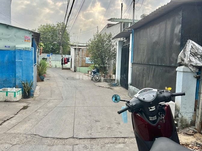 Chủ cần bán đất hem xe hơi thông 104m - giá 7,5ty