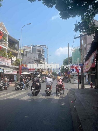 bán gấp nhà mtkd 108 phạm văn hai 4,05x28