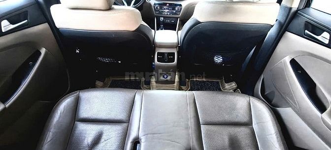 Bán rẻ Hyundai Tucson bản Full đặc biệt Zin rất đẹp như mới. 
