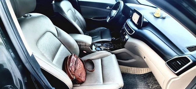 Bán rẻ Hyundai Tucson bản Full đặc biệt Zin rất đẹp như mới. 