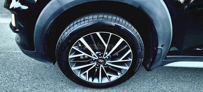 Bán rẻ Hyundai Tucson bản Full đặc biệt Zin rất đẹp như mới. 