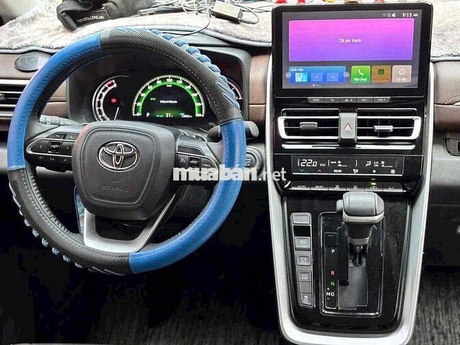 INNOVA CROSS 2.0V 2025 - xăng- 23.000km- Trả trước