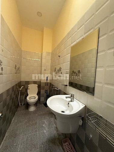 Bán nhà hẻm xe hơi Dương Quảng Hàm, p5, quận gò vấp dt 4x11, 1 lầu, 2p