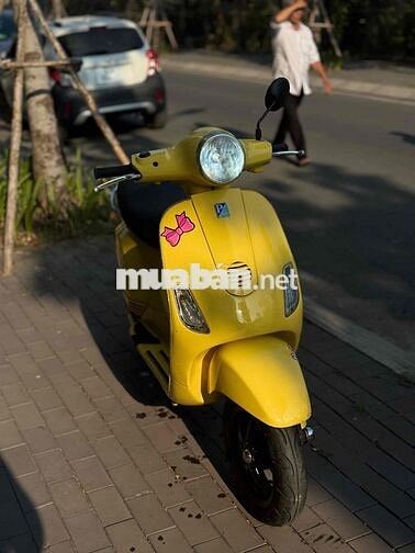 Piaggio Vespa LX Vàng