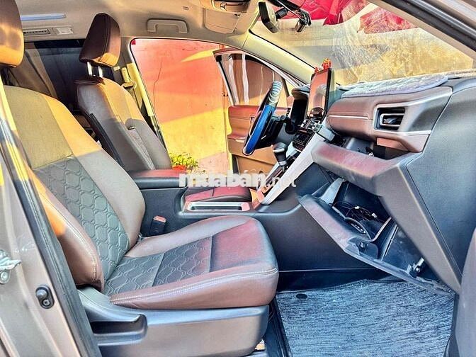 INNOVA CROSS 2.0V CVT
