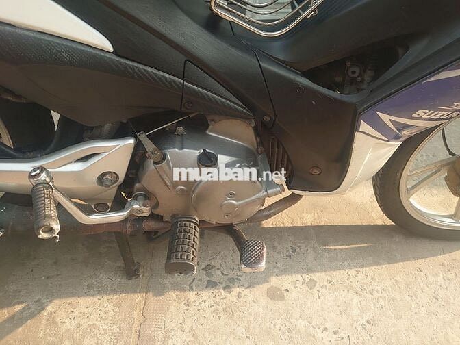 Xe máy Suzuki Xanh Trắng