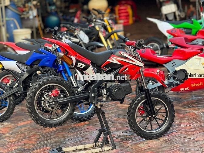Xe mô tô Cào cào 50cc Đỏ