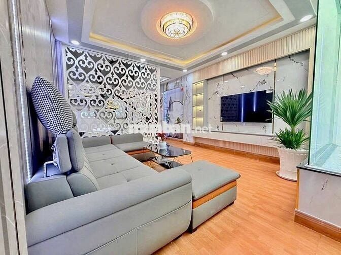 Bán nhà mặt phố đẹp tại Hoàng Liên, 16,2 tỷ, 102,6m2, 5PN, 4WC, 