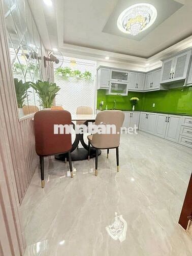 Bán nhà mặt phố đẹp tại Hoàng Liên, 16,2 tỷ, 102,6m2, 5PN, 4WC, 