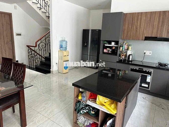 Nhà 3 Tầng MT VP - Cty - Khu Bên Sông - Ko Gian Sống VIP. ngay sông GG