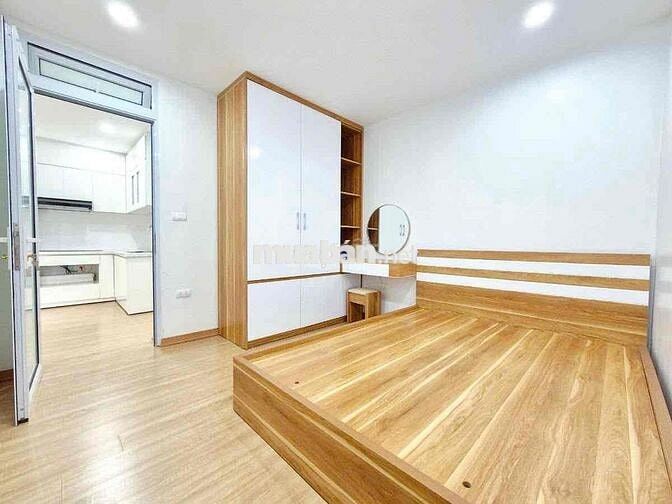 Siêu tập thể sổ đỏ to 40/80m2 phố Lò Đúc 3 ngủ 2 vs view đẹp 3 phút HK