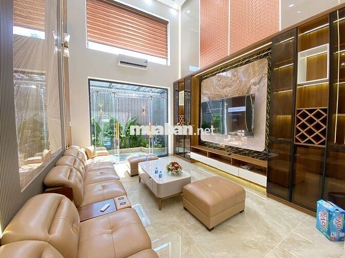Nhà mới có thang máy 5 tấm full nội thất 4x20m. Hẻm 10m Lê Trọng Tấn.
