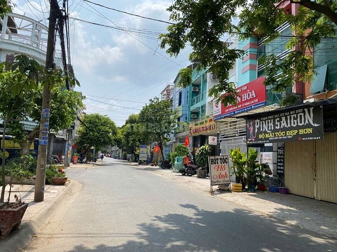 Nhà 4 tầng mặt tiền công viên K82 Quận 12, 6x20 gần chợ Tân Chánh Hiệp