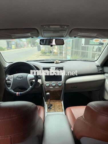 Toyota Camry màu Bạc
