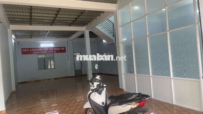 xưởng cho thuê tại bà điểm hóc môn DT 300m² giá 20 tr