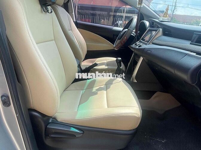 Toyota Innova 2017 Bạc