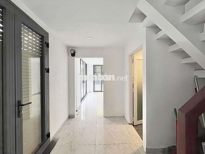 Cho thuê mặt bằng vuông vức rộng rãi