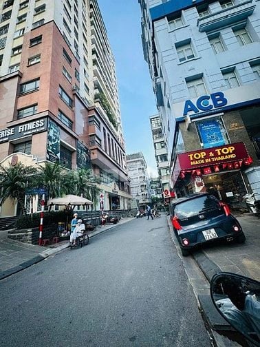 NHÀ PHỐ HUỲNH THÚC KHÁNG- ĐỐNG ĐA- DT: 72M,  7 TẦNG,  GIÁ 55.5 TỶ
