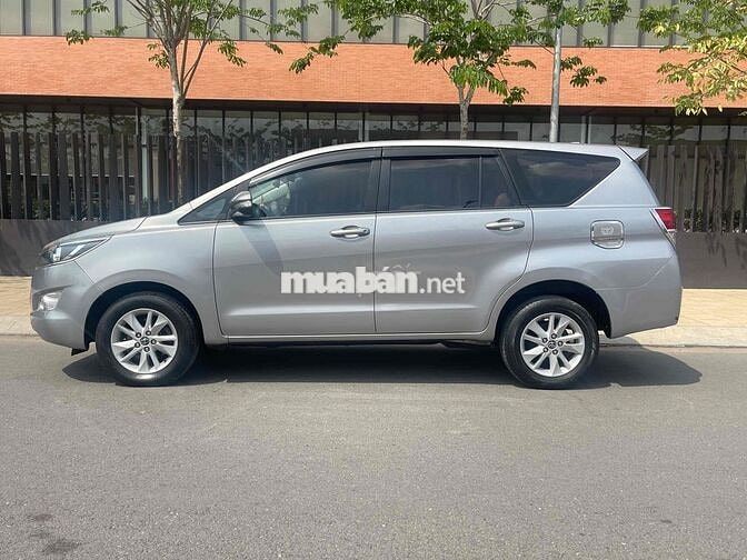 Toyota Innova 2017 Bạc