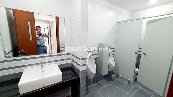 CHO THUÊ TOÀ NHÀ 2700m2 MẶT TIỀN PHƯỜNG ĐA KAO QUẬN 1