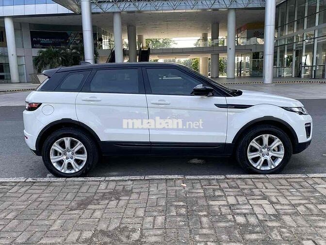 Range Rover Evoque màu Trắng ĐKLĐ 2018