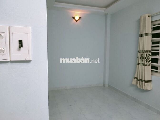 phòng trọ 20m2, wc riêng, wifi, máy giặt, để xe, chìa khóa riêng