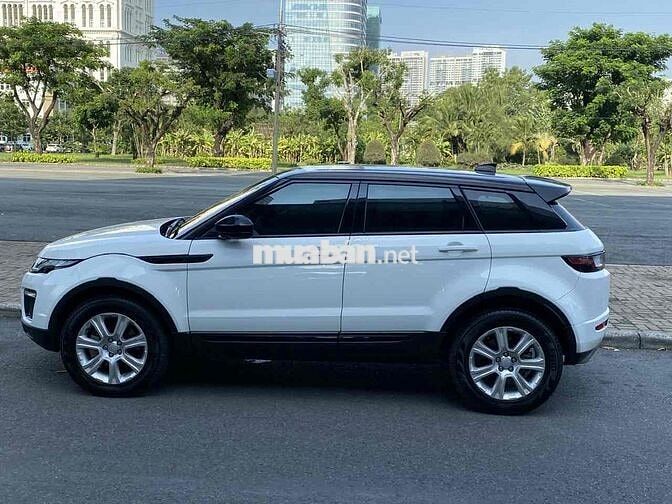 Range Rover Evoque màu Trắng ĐKLĐ 2018