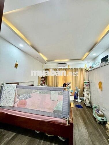Bán nhà Giải Phóng 60m x 6 tầng, Thang Máy, ô tô vào nhà, 7 phòng ngủ