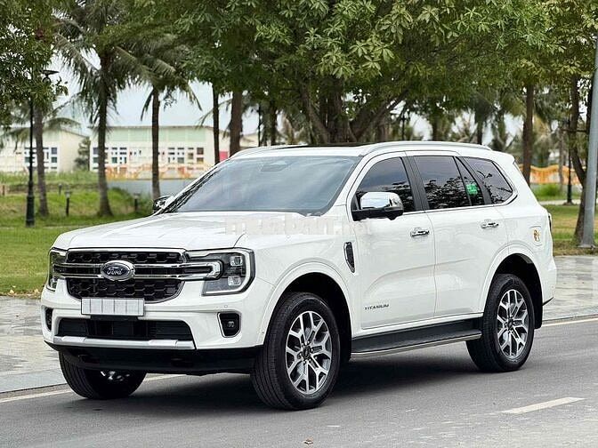 FORD EVEREST TITANIUM 4x4 2024 NHẬP THÁI 51.000km