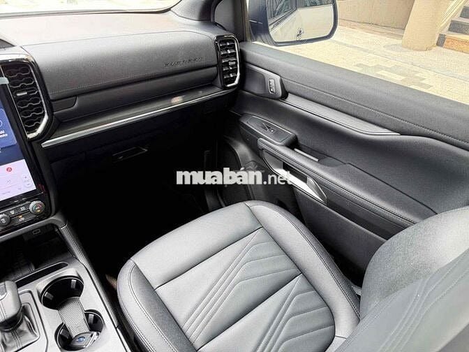 FORD EVEREST TITANIUM 4x4 2024 NHẬP THÁI 51.000km