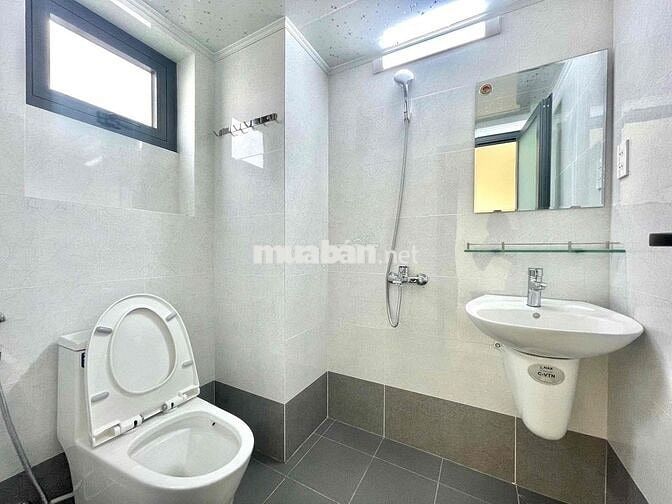 Chính chủ cho thuê phòng ban công 25m2 rộng rãi có ban công
