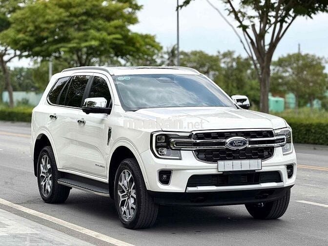FORD EVEREST TITANIUM 4x4 2024 NHẬP THÁI 51.000km