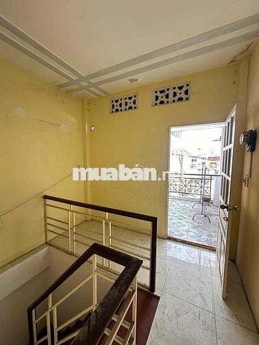 cần bán nhà mặt tiền 502/29 đường Huỳnh tấn phát dt 3x9 trệt 3 lẩu 4p