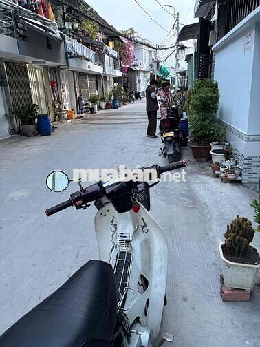 Phòng (MỚI) cho thuê 1tr8 mặt tiền hẻm xe hơi gần chợ Nhơn Đức