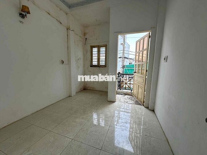 cần bán nhà mặt tiền 502/29 đường Huỳnh tấn phát dt 3x9 trệt 3 lẩu 4p