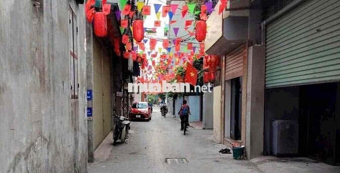 Nhà 4 tầng, lô góc, ngõ thông, oto đỗ cửa, phù hợp ở và kinh doanh