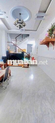 NHÀ NGAY CHỢ CẦU ĐỒNG. TRỆT 2 LẦU 3PN 3WC. SÂN THƯỢNG. ĐƯỜNG 6M