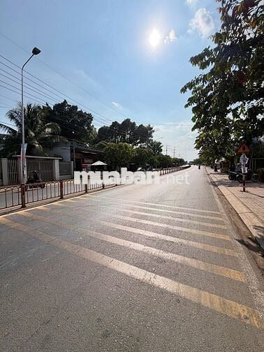 Bán nhà mặt tiền đường hồ thị hương, Long Khánh , Đồng Nai