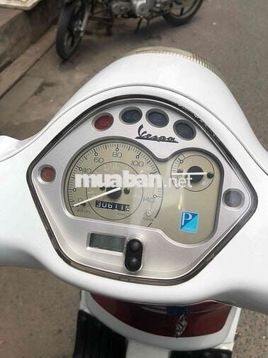 Piaggio Vespa LX 125 ie-300 2011
